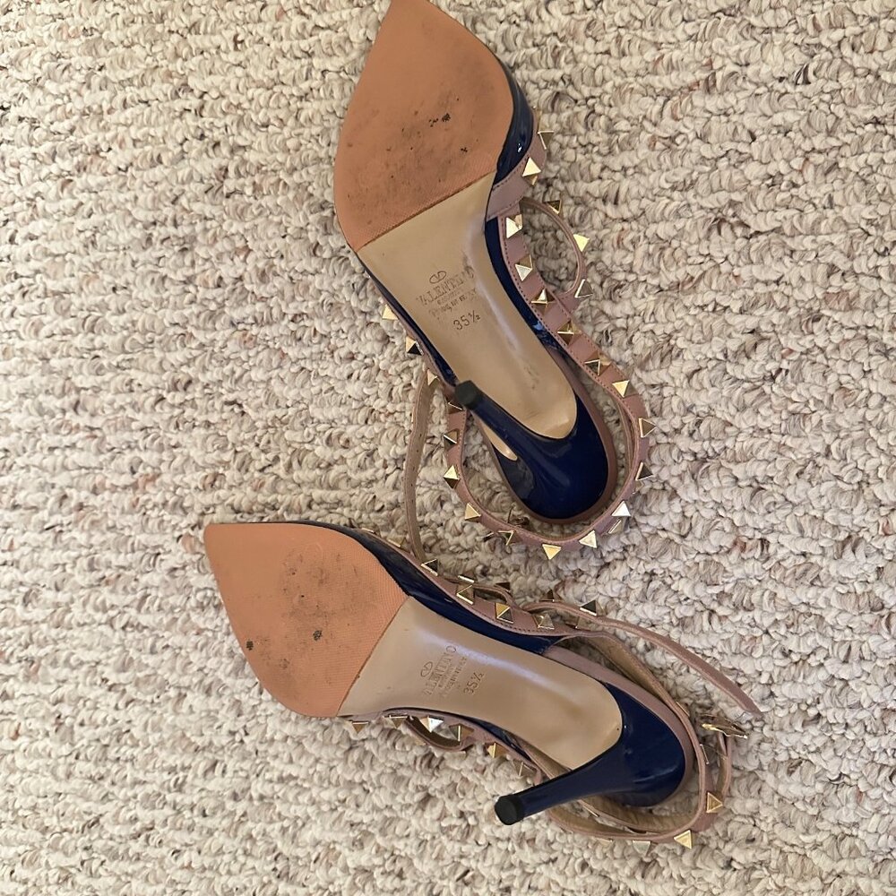 VALENTINO Rockstud T-Strap Pump - Picture 6 of 6